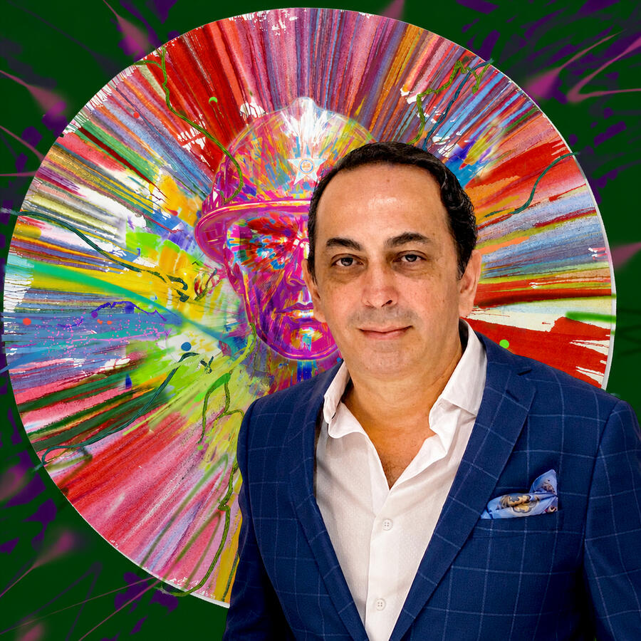 Marcos Ribadeneira — MRS Artist es un artista visual y gestor cultural originario de Guayaquil, Ecuador. Su obra se inscribe en